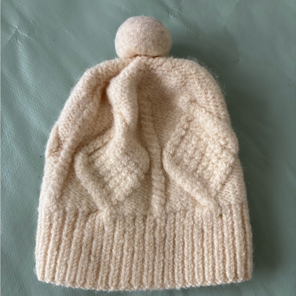 100% wool Carraigdonn handknit hat